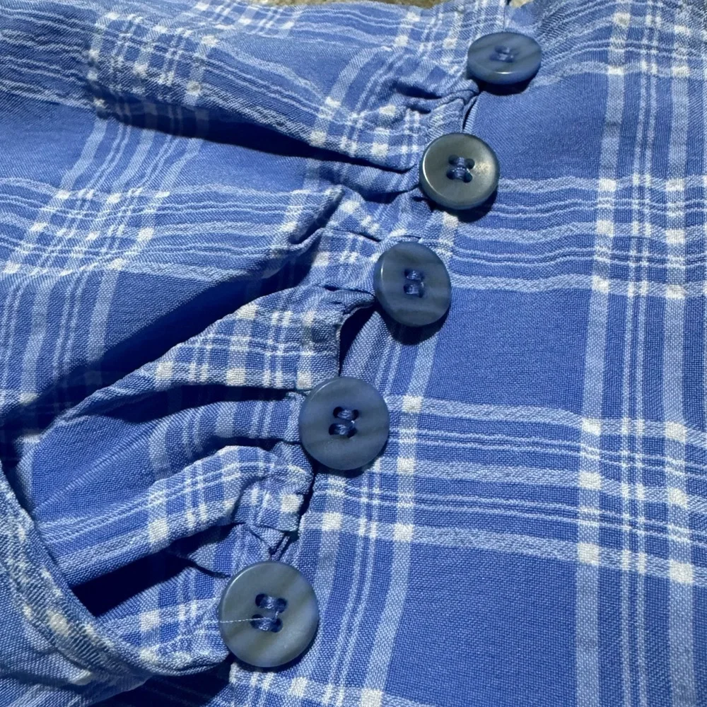 Forever 21 blue and white plaid button skort